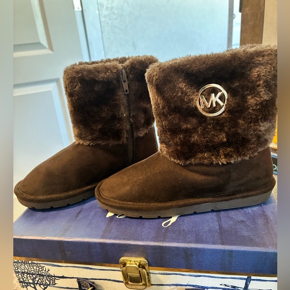 Girls Michael Kors Dark Brown Fur Trim Margot Detroit Size 12 Boots New! - Picture 1 of 9